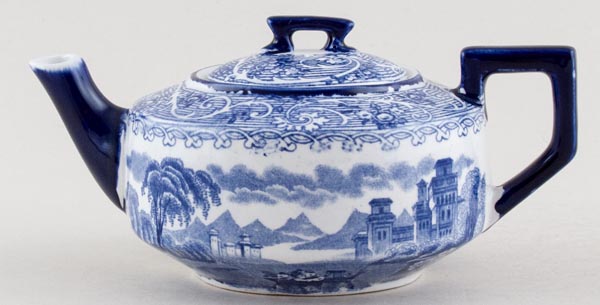 Teapot small c1930s